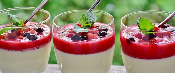 Recette – Panna cotta à l’huile essentielle de Géranium Rosat Bio Recette – Panna cotta à l’huile essentielle de Géranium Rosat Bio