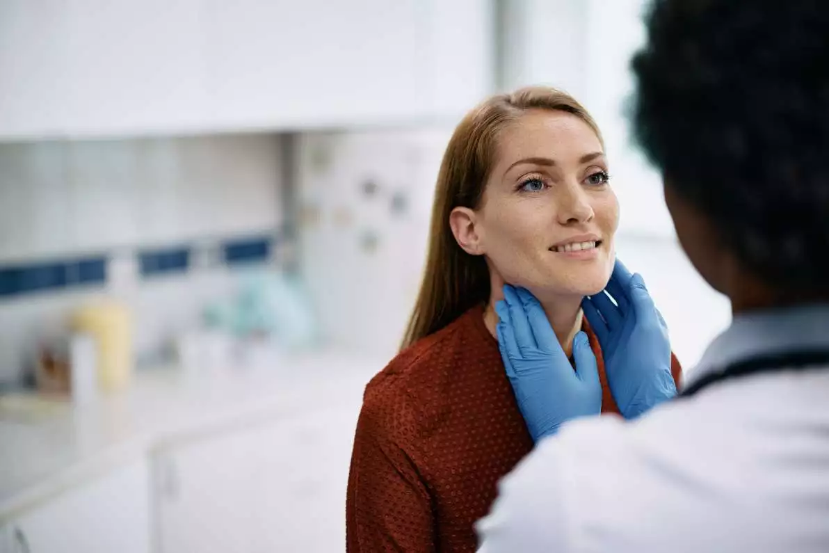 Examen de la thyroïde pas un médecin