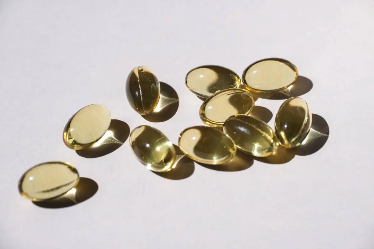 L’huile de foie de morue est plébiscitée pour ses nombreux bienfaits, dont sa teneur en vitamines et en oméga-3, mais une consommation inadéquate peut présenter des dangers. Zoom sur des capsules d’huile de foie de morue.