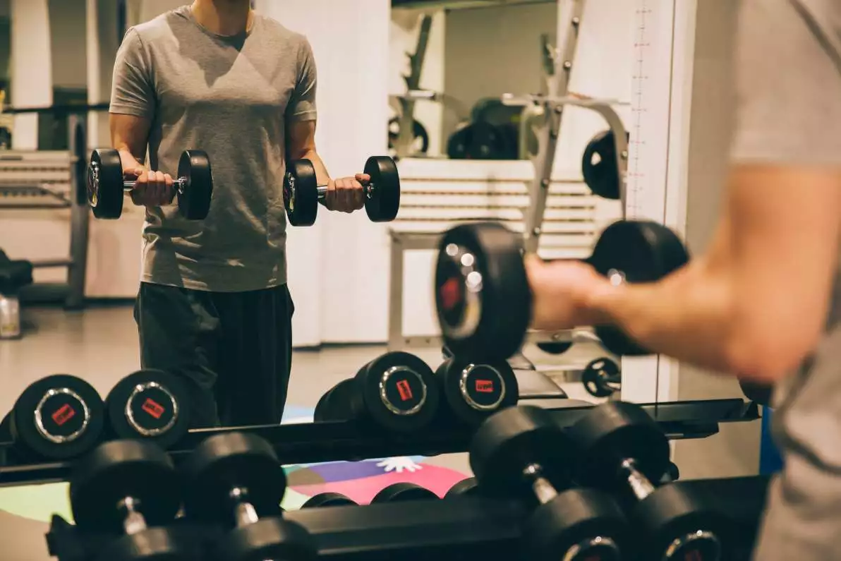 Entrainement à la salle de musculation