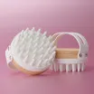 Brosse pousse cheveux